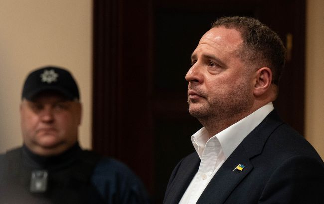 Єрмаку зняли електронний браслет. Суд каже - за станом здоров'я