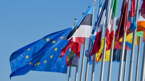 ЄС розробляє посібник для країн-членів щодо паспортів РФ на Донбасі