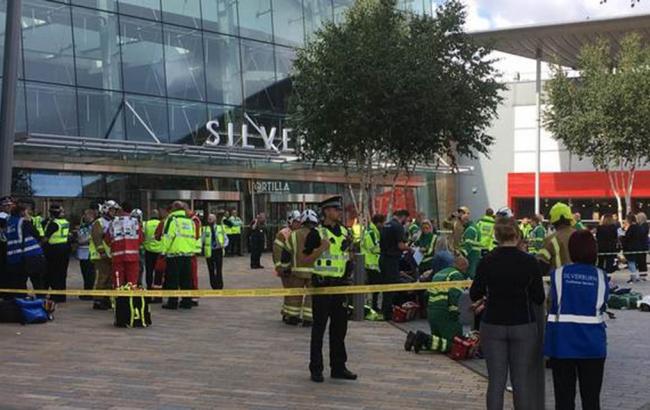 В Шотландии из-за утечки химвещества в ТЦ пострадали 40 человек