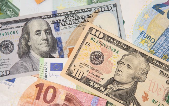 Агентства S&P и Fitch понизили рейтинг Украины в иностранной валюте