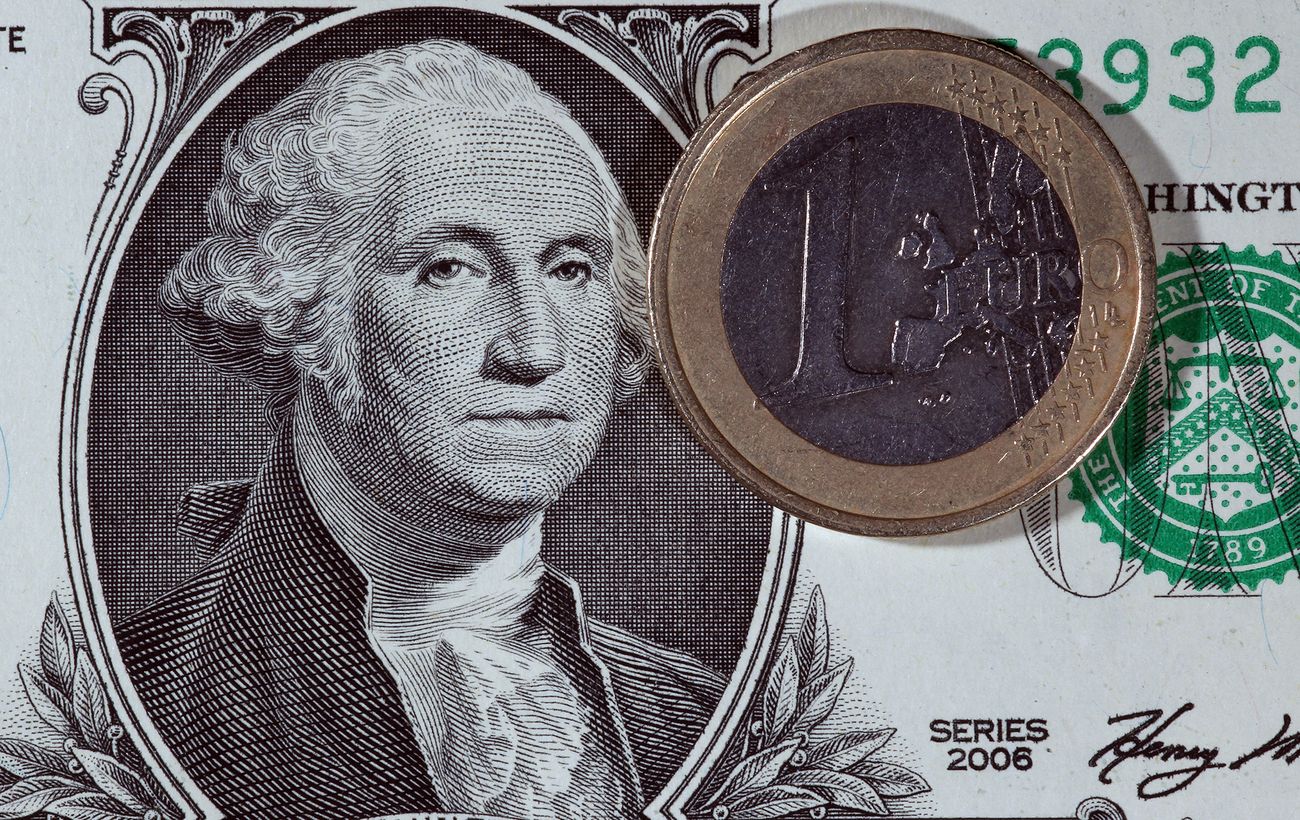 НБУ знизив курс долара на 13 копійок