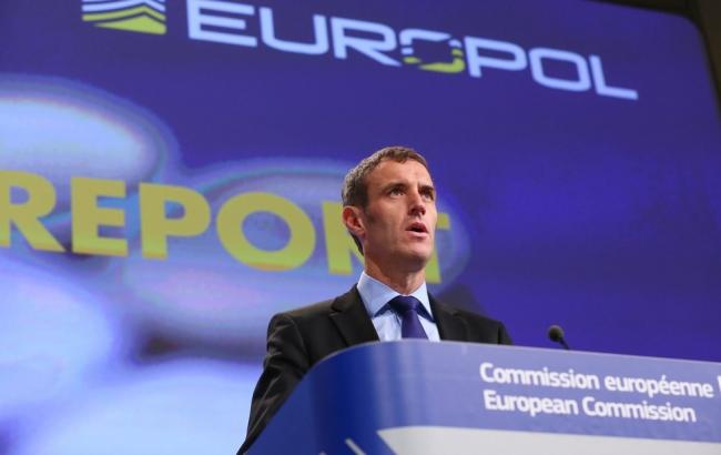 Европол подсчитал прибыль контрабандистов за перевозку беженцев