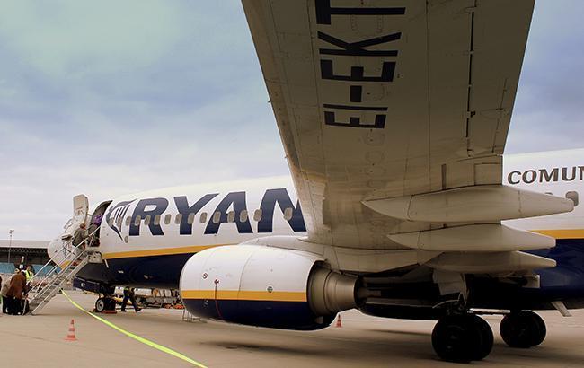 Ryanair вводить обмеження на безкоштовне перевезення ручної поклажі