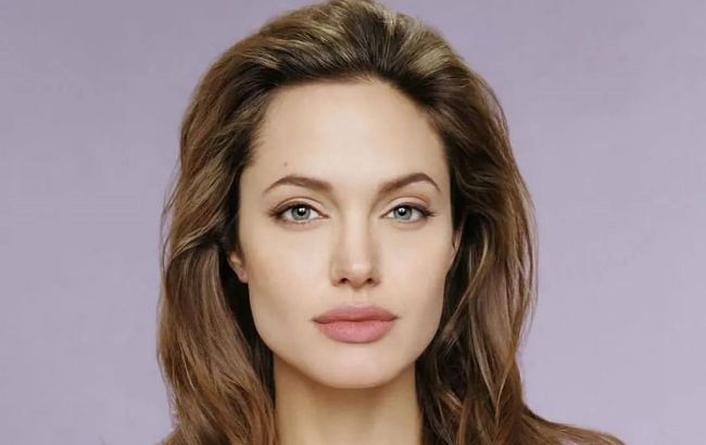 Визажистка рассказала секреты фирменного макияжа Анджелины Джоли (видео)