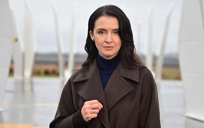 Известная телеведущая откровенно рассказала об отношениях с мужем-военным: "Мы отдаляемся"