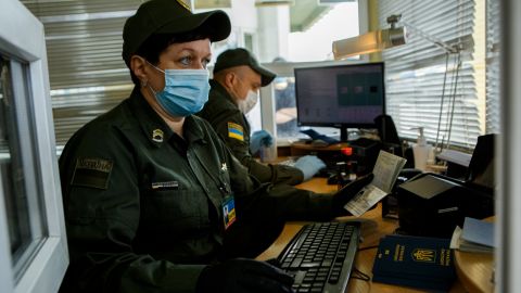 В Україну не пустили російського політтехнолога