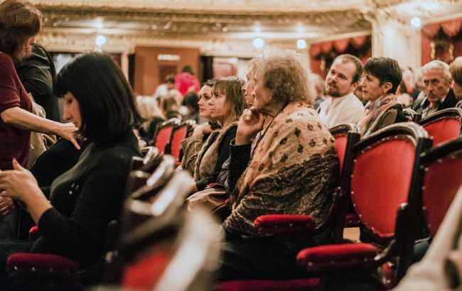 Сходить в театр и не опозориться: какие правила этикета вы точно не знаете