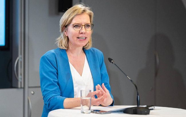 Министр энергетики Австрии: необходимо быстрее избавиться от поставок газа из РФ