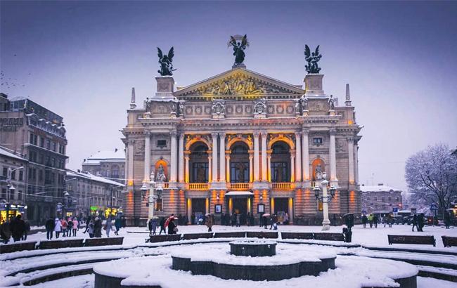 Відоме британське видання порекомендувало туристам відвідати Львів у 2018 році