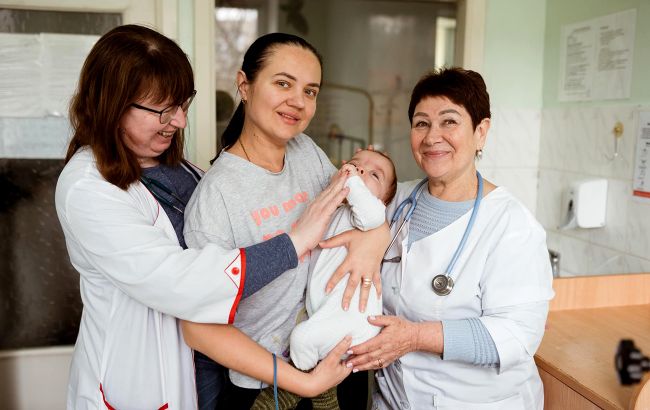 Без света, воды и во время обстрелов: украинские врачи чудом спасли жизнь мальчику