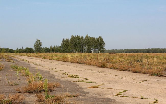 На білоруському аеродромі "Зябрівка" помітили скупчення техніки. Його передали росіянам