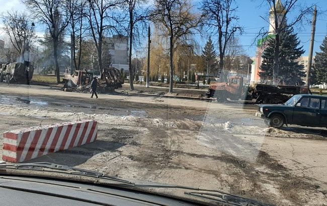 Под Сумами российские танки расстреляли автобус с гражданскими, - ОГА