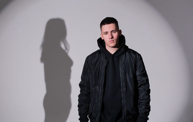 "Наши родители давно знакомы": YAKTAK впервые рассказал о любимой девушке