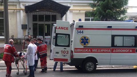 В Киев прибыл борт с ранеными бойцами ВСУ: прострелены конечности