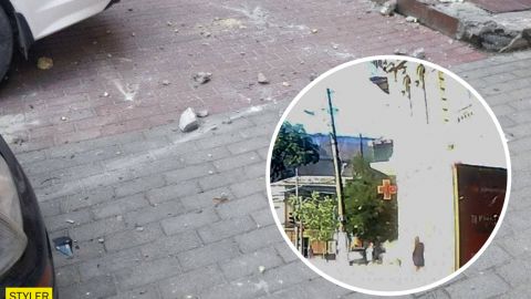 В Одессе фасад дома чуть не упал на головы прохожим: видео поразило сеть