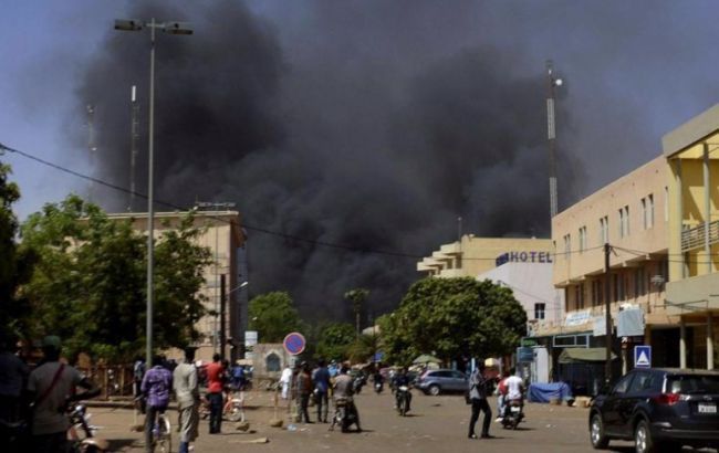 В Буркина-Фасо в результате атаки террористов погибли десятки мирных жителей