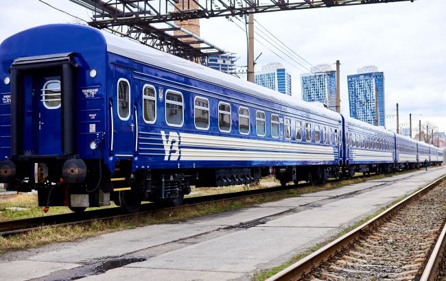 Пересадка в горы. "Укрзализныця" добавляет поезда во Львов на пике сезона