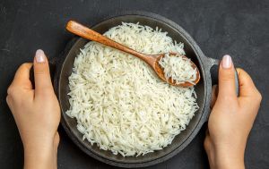 Забудьте про воду: розкрито секрет золотистого та розсипчастого рису, як у ресторані