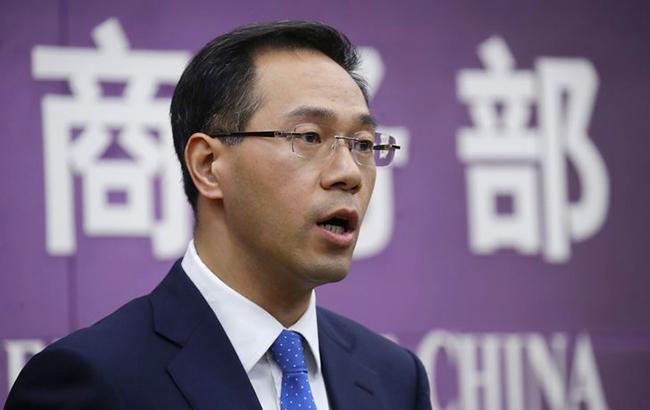 У Китаї назвали мита США "вогнем по самим собі"