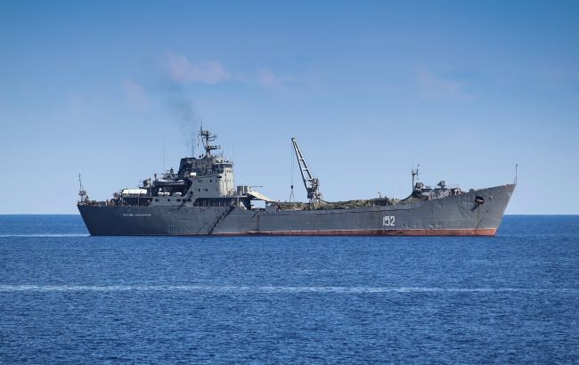Россияне не могут вывести все корабли с базы ЧФ в Севастополе, - ISW