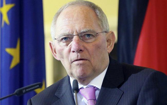 Министр финансов Германии считает курс евро к доллару слишком низким