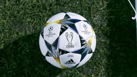 Представлено офіційний м'яч фіналу Ліги чемпіонів-2018 у Києві