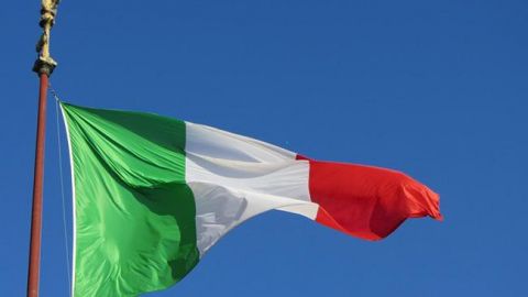 Італія продовжила термін дозволів на проживання