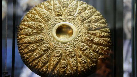 Як виглядає повернуте Україні "Скіфське золото", про яке всі говорять