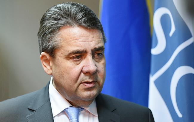 Голова МЗС Німеччини вважає за необхідне повернути представників Росії до СЦКК на Донбасі