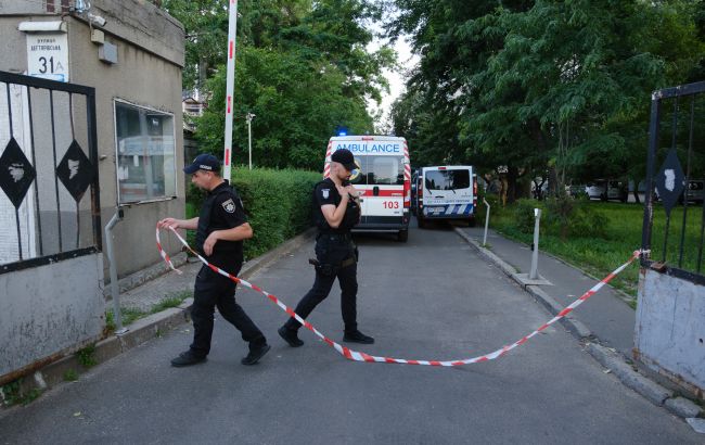 У Києві в квартирі вибухнула граната: загинуло двоє людей, є поранений