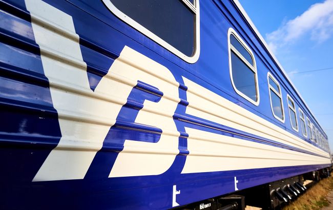Затримується рух 28 потягів: УЗ оновила графік