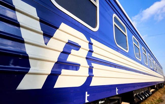 Возле Тернополя сошли с рельсов вагоны. Ряд поездов задержится