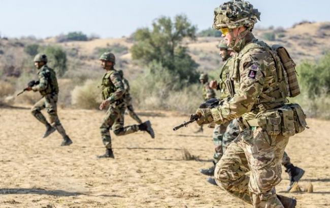 Великобританія посилить військову присутність в Естонії танками