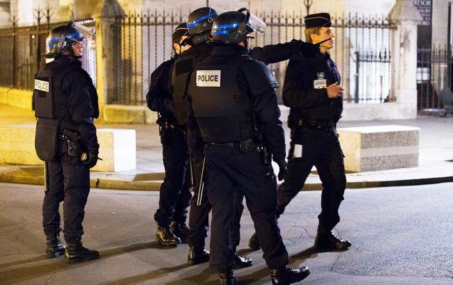 Полиция Франции применила газ к противникам Ле Пен и Макрона