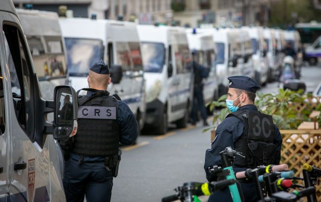 В Париже в ходе беспорядков ранены 30 полицейских
