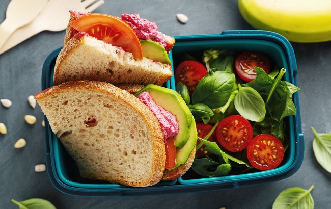 Детей погибших военных будут кормить бесплатно с 1 января