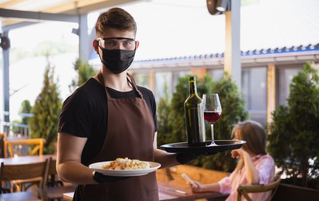 В Италии рестораны возобновили обслуживание клиентов внутри