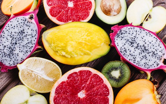Вчені назвали фрукт, який знижує цукор у крові та допомагає при зайвій вазі