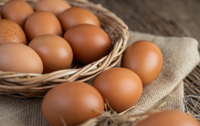 Перевірити свіжість яєць можна прямо в магазині: найкращі способи
