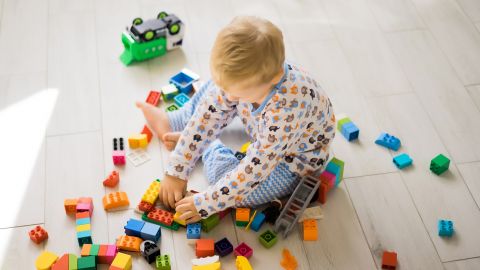 Игрушки массово укладывают детей от 1 до 15 лет на больничные койки: какие самые опасные