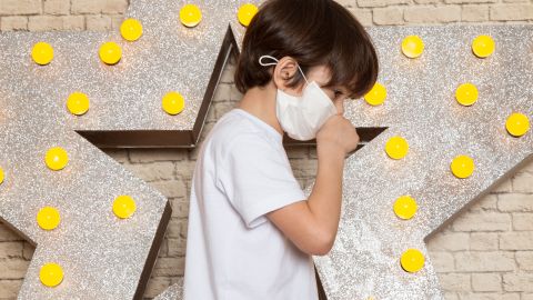 Врачи рассказали, как победить кашель у ребенка: лекарства не помогут