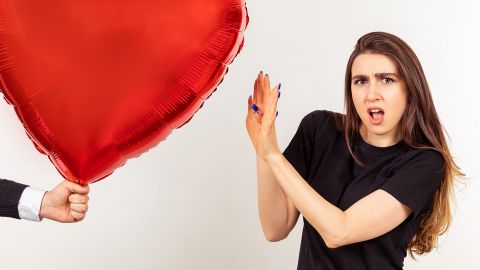 Свято не на часі? 66% українців не святкуватимуть День закоханих (опитування)