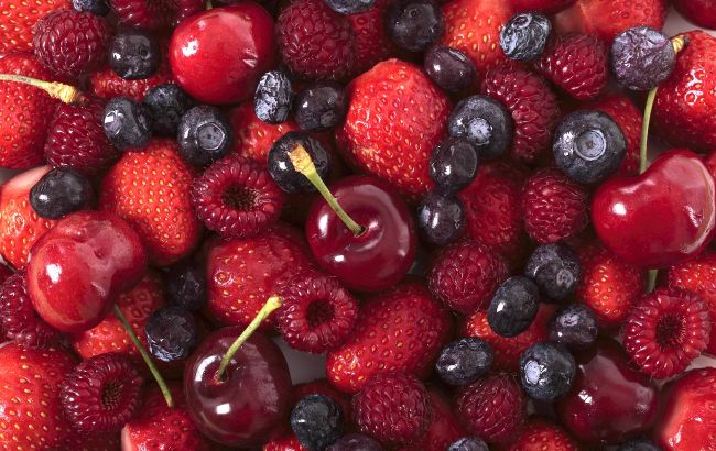 Дієтолог розповіла, як фруктами і ягодами не нашкодити організму