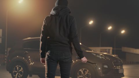 В Киеве пьяный сотрудник автомойки украл Tesla и устроил ДТП