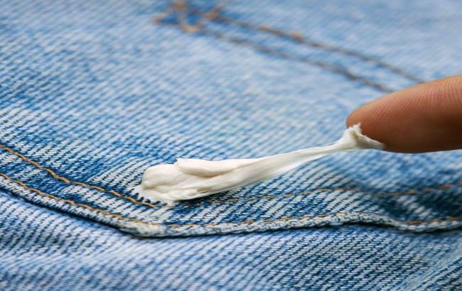 Ці способи допоможуть легко видалити жувальну гумку з одягу: не залишиться і сліду