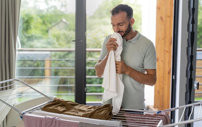 Как сушить одежду после стирки дома, когда ударили морозы: эффективные способы