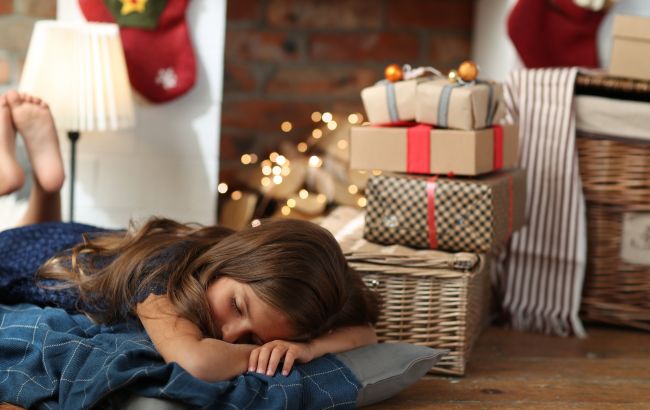 А вы знали? Почему на День святого Николая подарки кладут под подушку и в носки