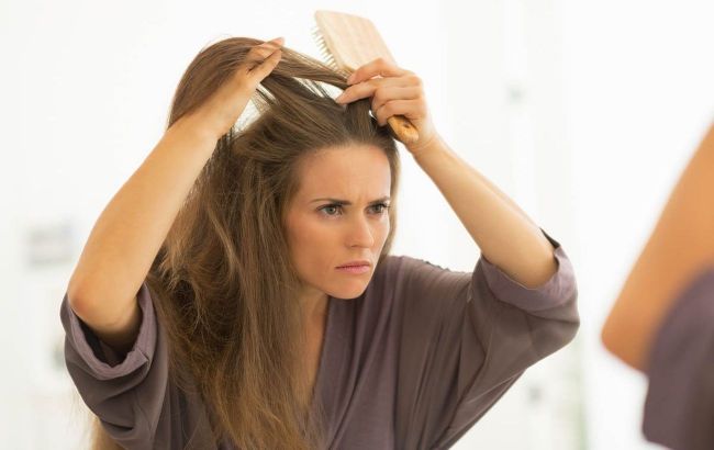 Поможет предотвратить появление седины: ученые назвали настоящую причину седых волос