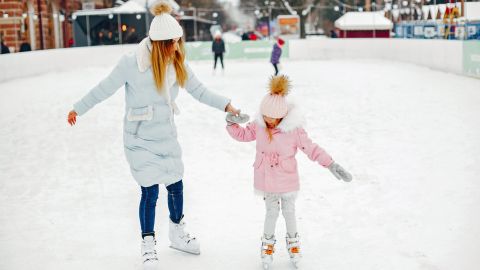Зимние каникулы в школах: где продлили обучение до конца декабря