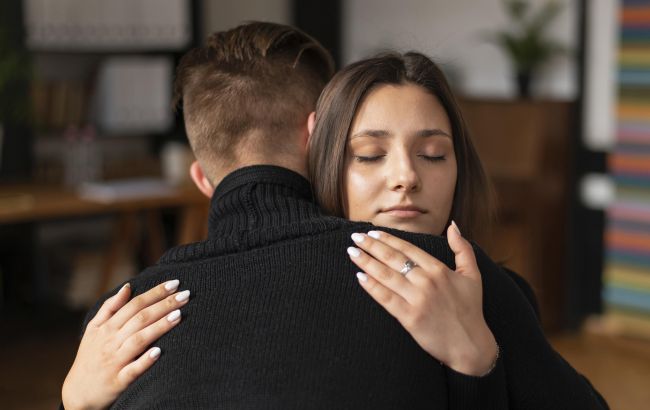 "Бог забирает лучших" и "время лечит". Какие фразы не следует использовать для сочувствия и поддержки при потере близких